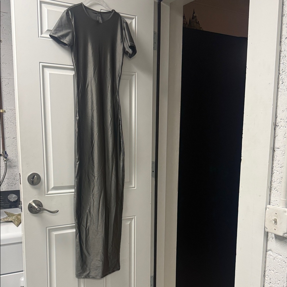 Skims Maxi Dress BRAND NEW - Tags - Size Small - Shiny Charcoal Short Sleeve
